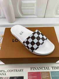 Picture of LV Slippers _SKU635984192422014